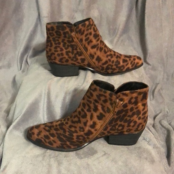“NWT"‎ Union Bay Trista 2 Animal print Booties- Women Size 7.5M - Picture 1 of 12